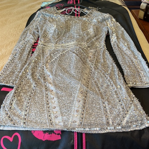 Sherri Hill Silver grey beaded long sleeve homecoming prom mini dress - Picture 4 of 11